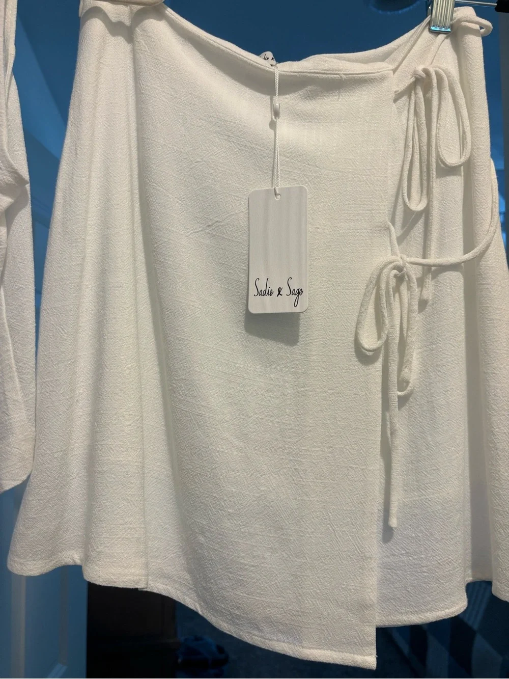 NWT Sleeveless White Button-Front Top (XS) and Matching Skirt (S) - Picture 5 of 6